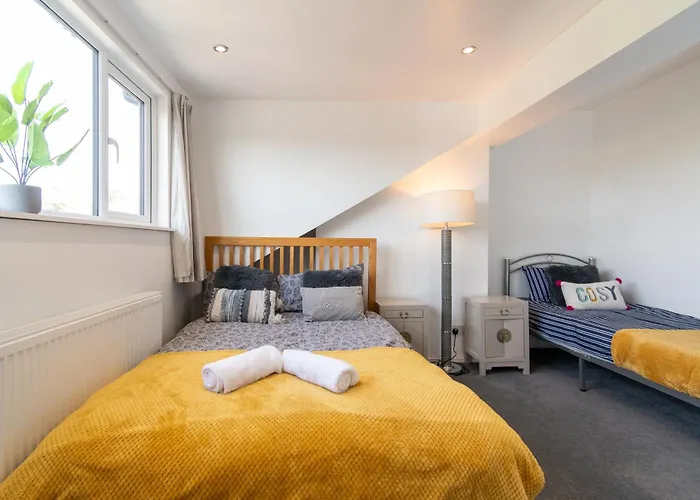 Host & - Argie House *