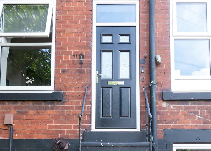 Host & - Argie House *