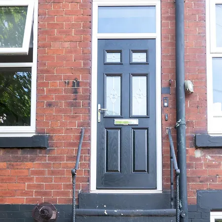 Host & - Argie House *